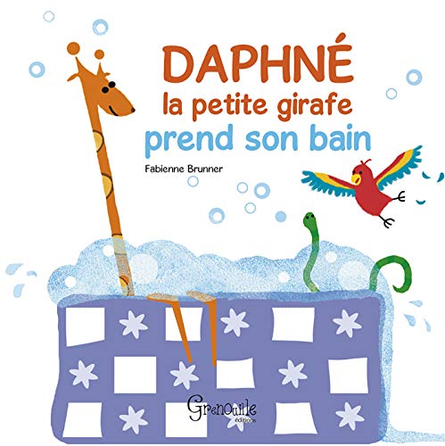 Daphné la petite girafe prend son bain
